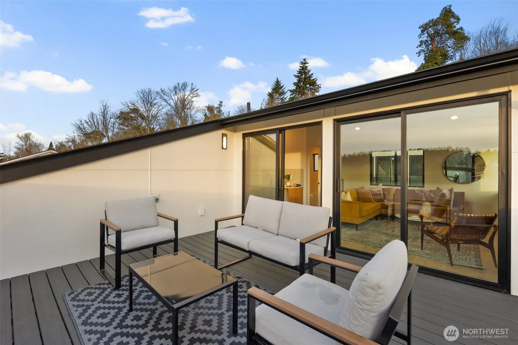 5252 23rd Avenue SW, Seattle, WA 98106