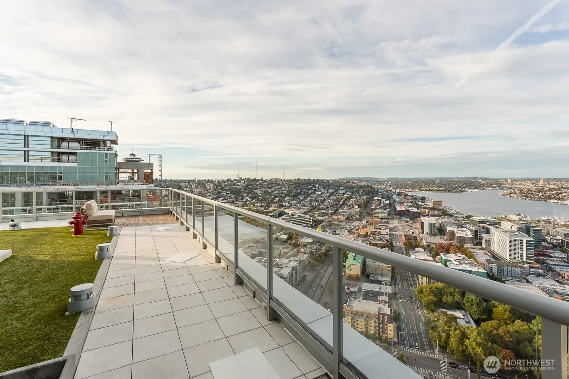 588 Bell Street #1804S, Seattle, WA 98121