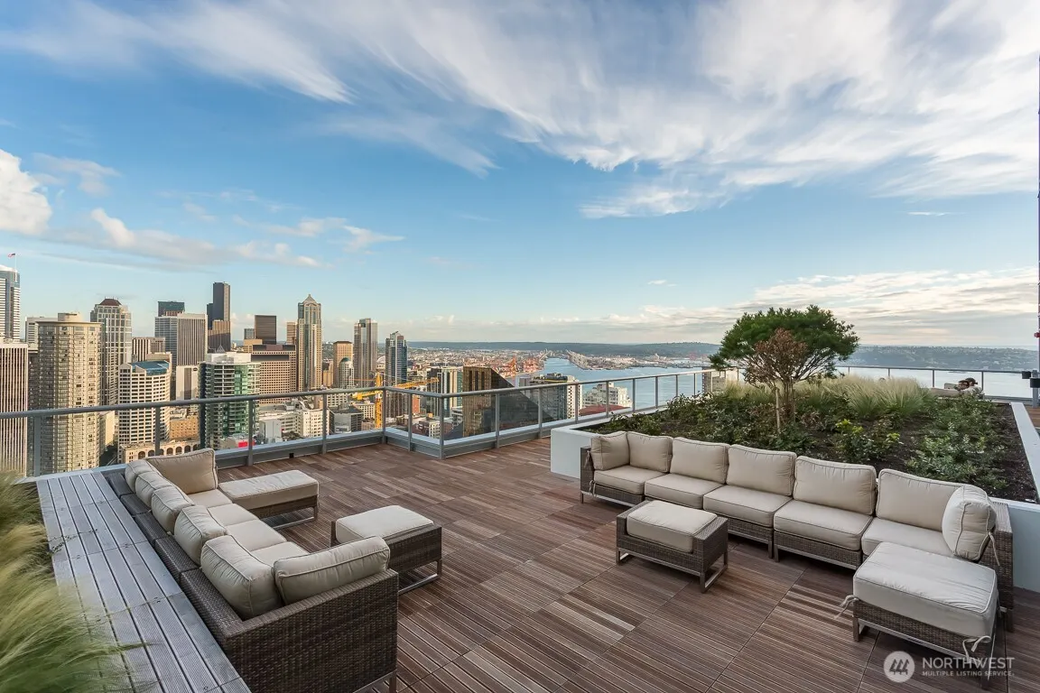 588 Bell Street #1804S, Seattle, WA 98121