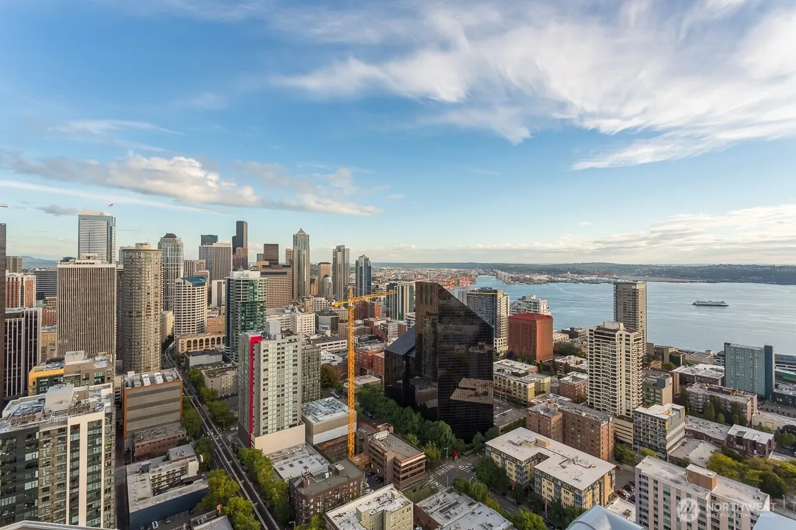 588 Bell Street #1804S, Seattle, WA 98121