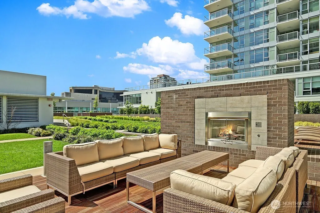 588 Bell Street #1804S, Seattle, WA 98121
