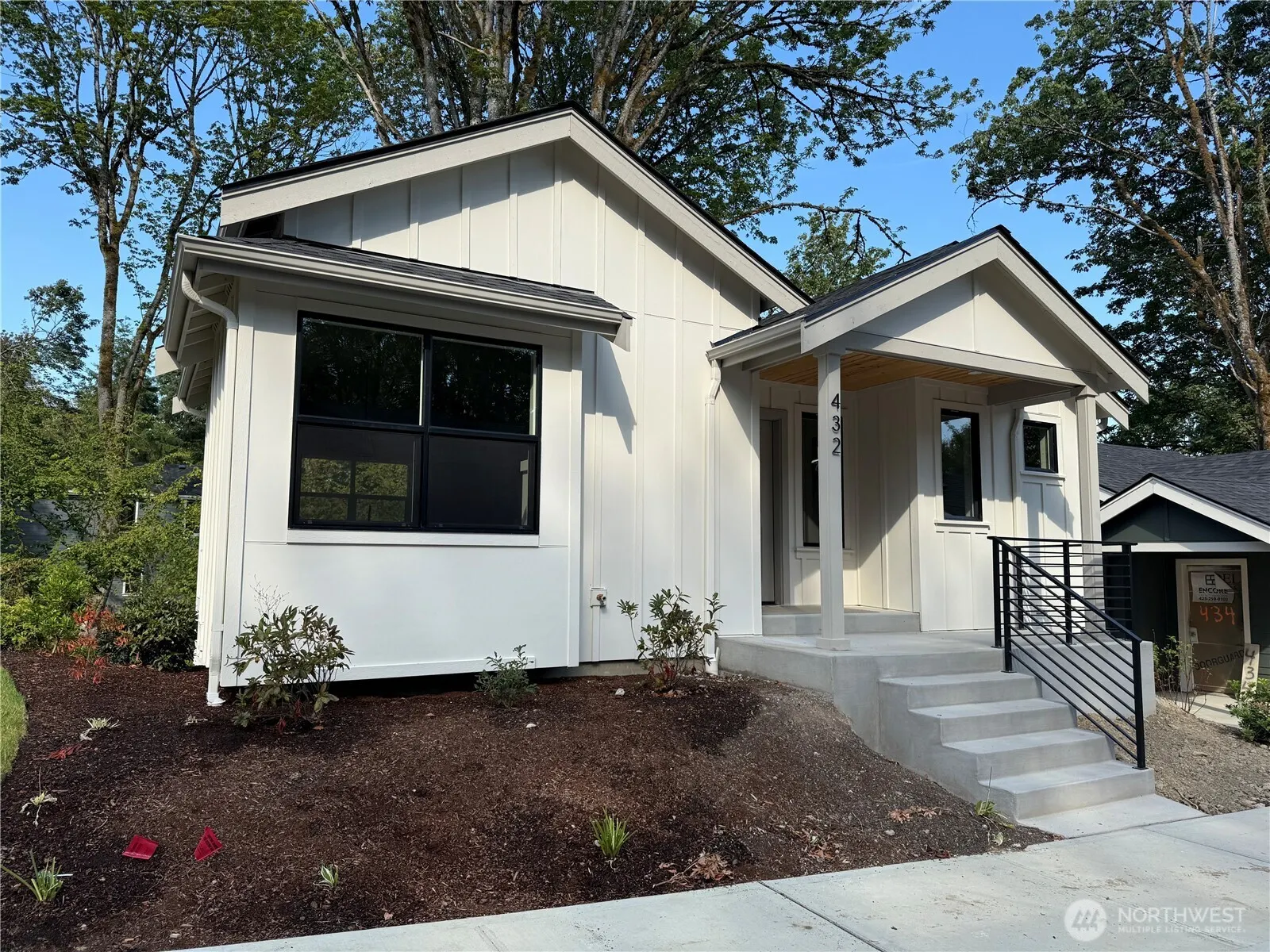 432 20th Ave , Kirkland, WA 98033