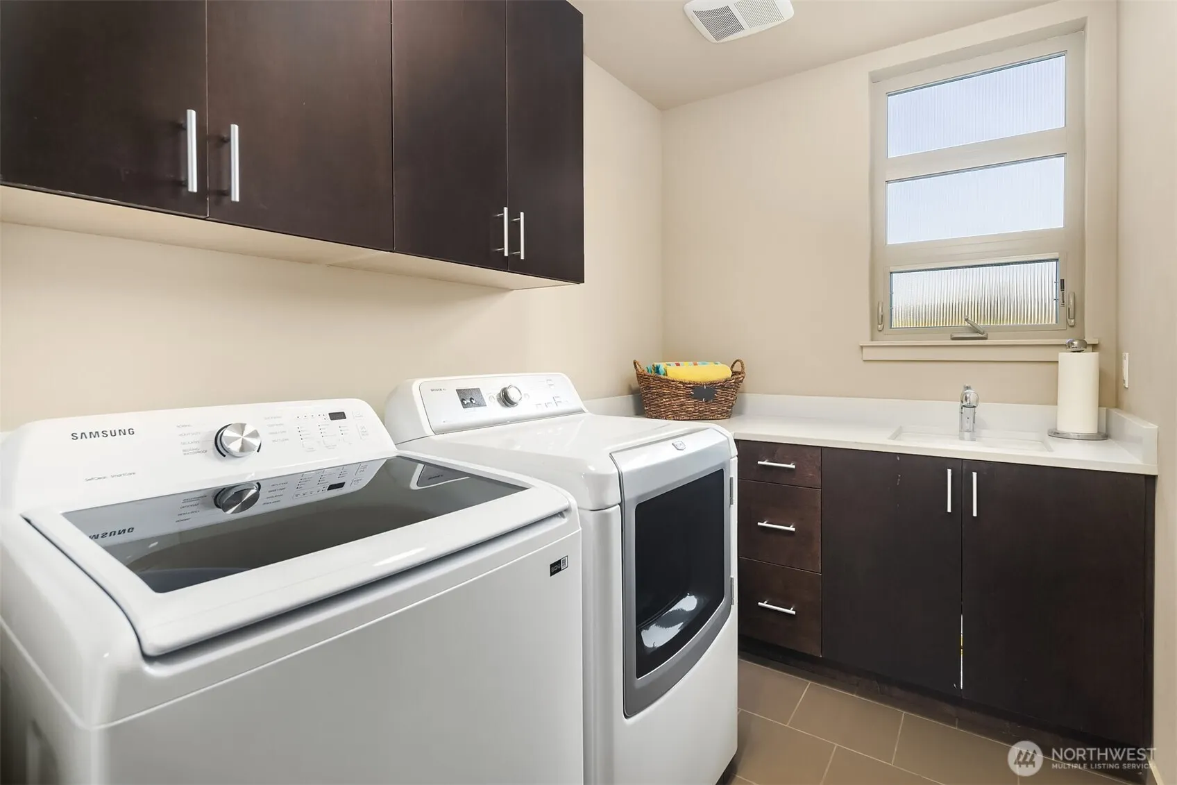 7511 3rd Avenue NW, Seattle, WA 98117
