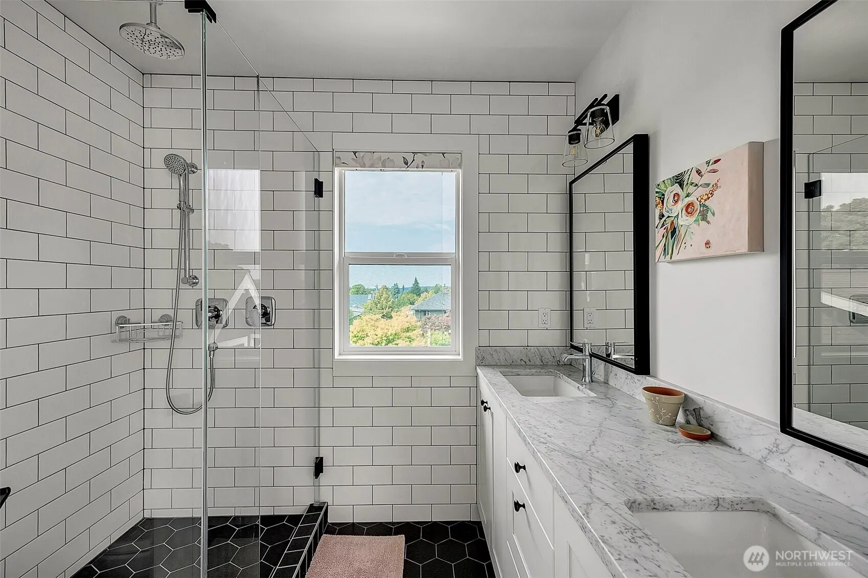 2137 7th Avenue W, Seattle, WA 98119