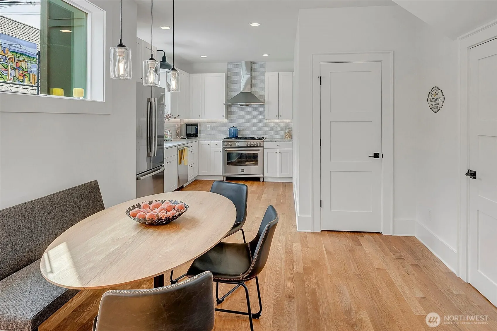 2137 7th Avenue W, Seattle, WA 98119