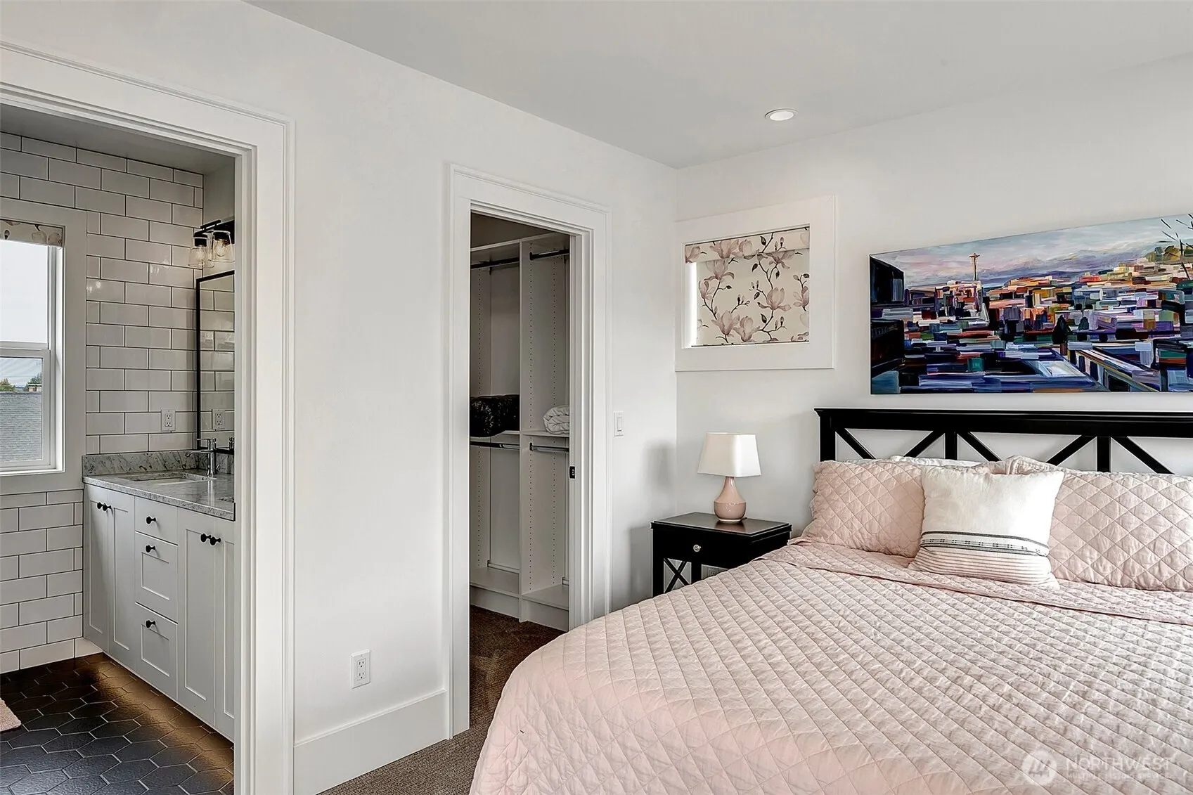 2137 7th Avenue W, Seattle, WA 98119