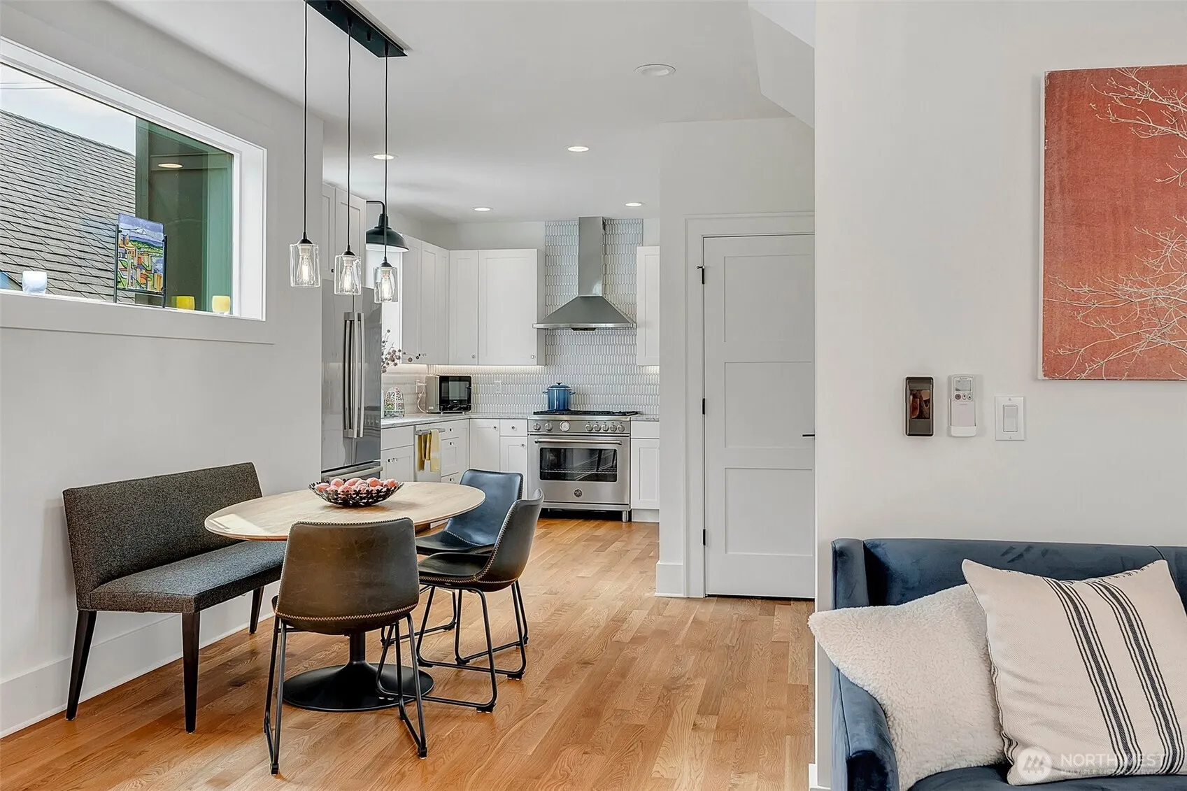 2137 7th Avenue W, Seattle, WA 98119