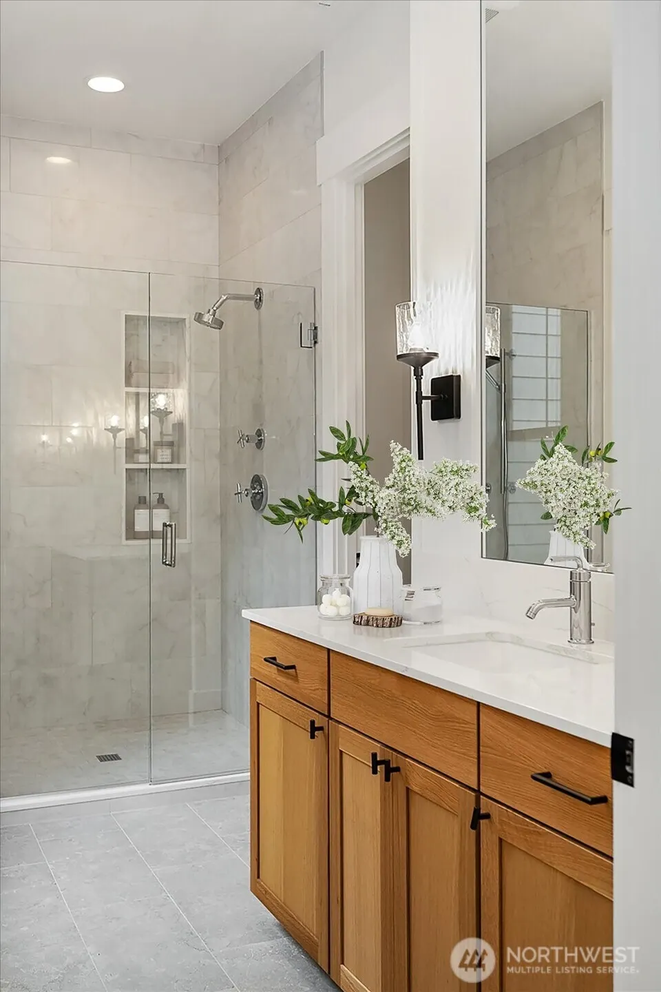 10924 SE 24th Place , Bellevue, WA 98004