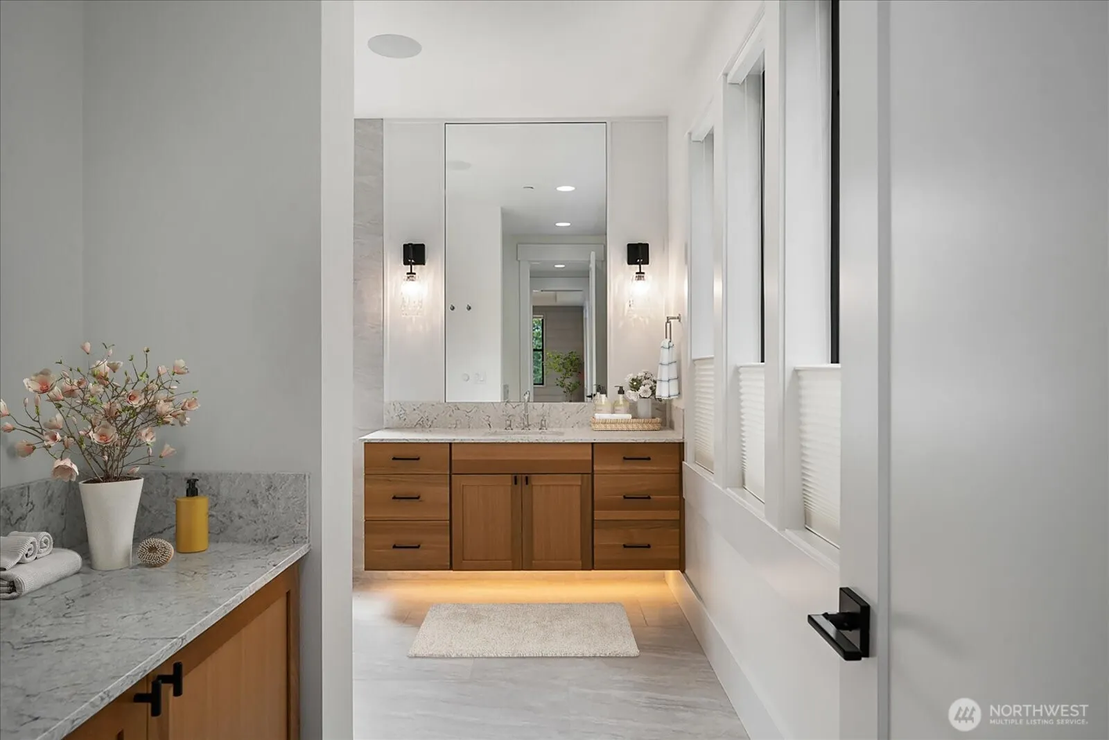10924 SE 24th Place , Bellevue, WA 98004