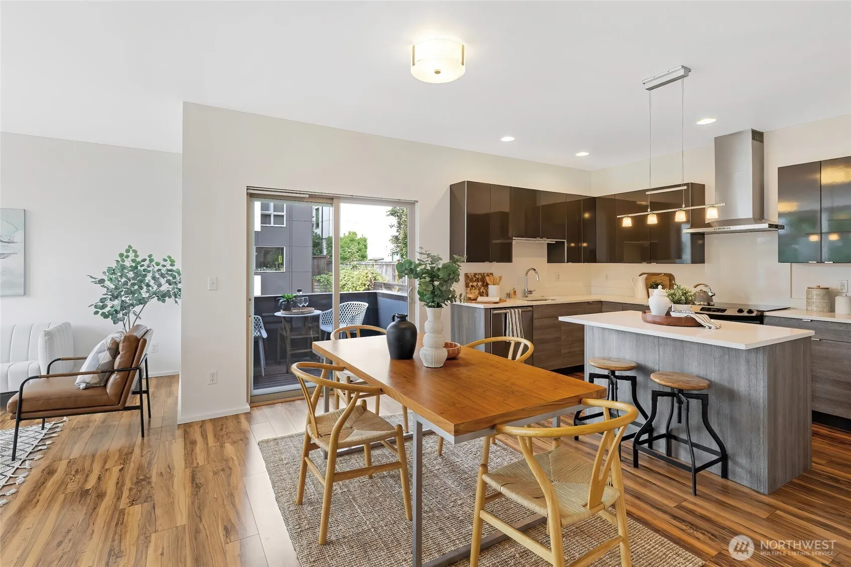 2510 S Dearborn Street , Seattle, WA 98144