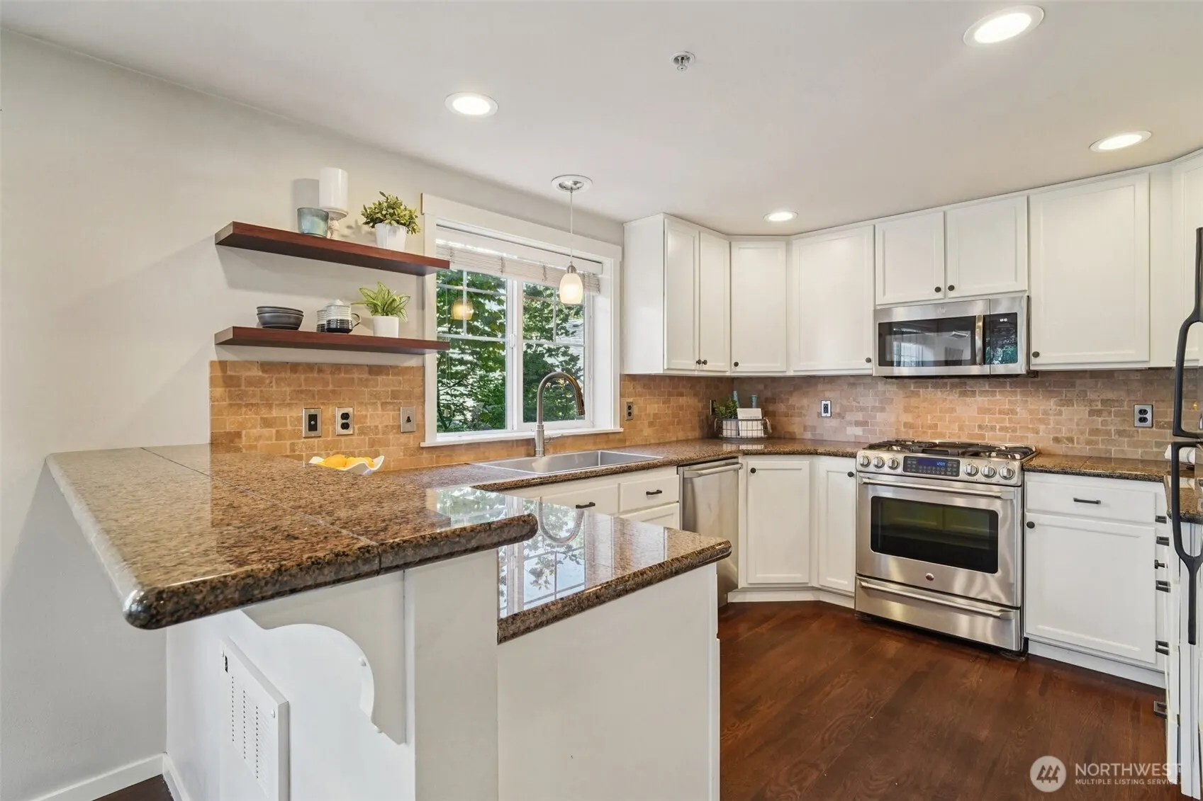 6562 5th Avenue NE #C, Seattle, WA 98115