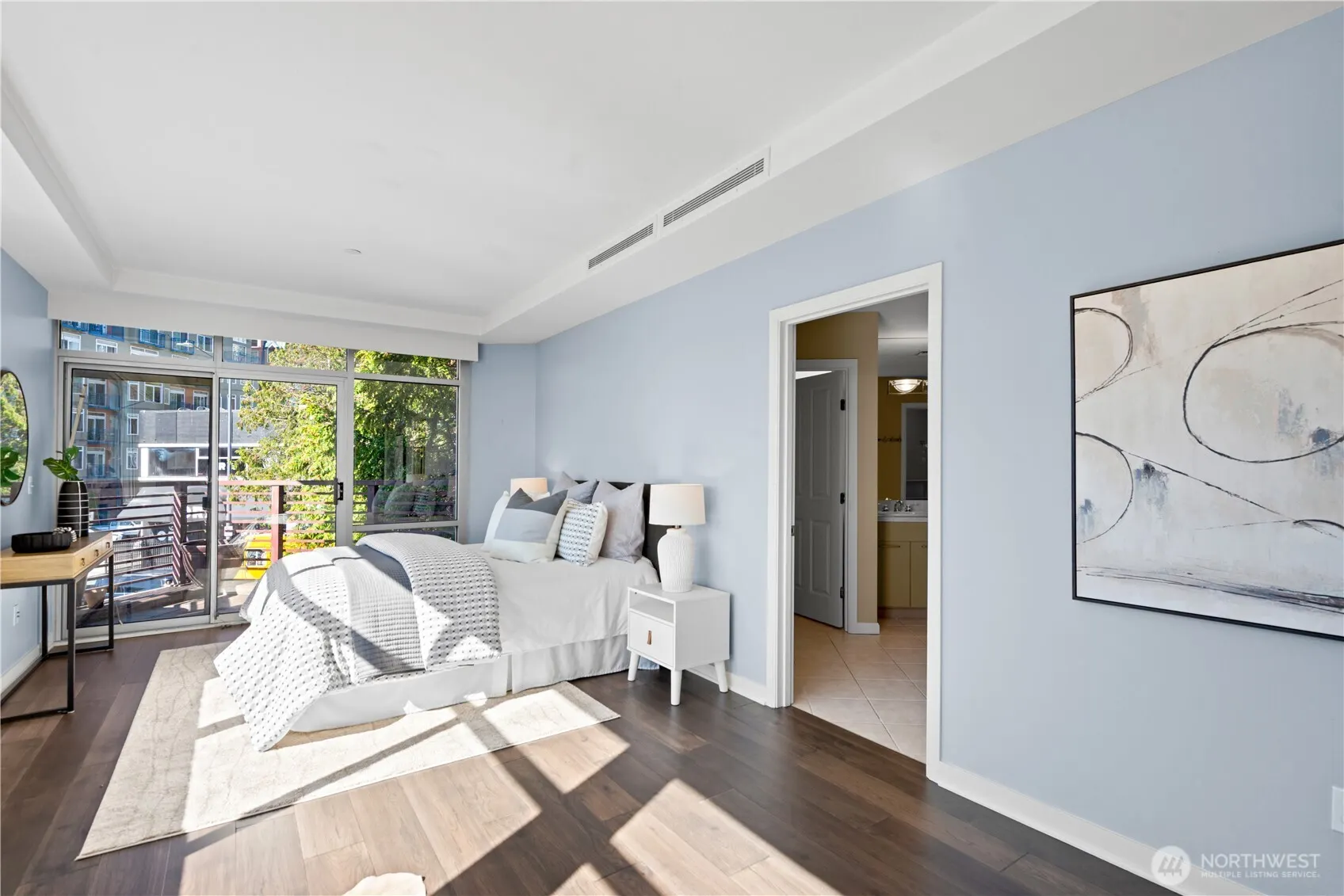 2319 1st Avenue #205, Seattle, WA 98121-3604