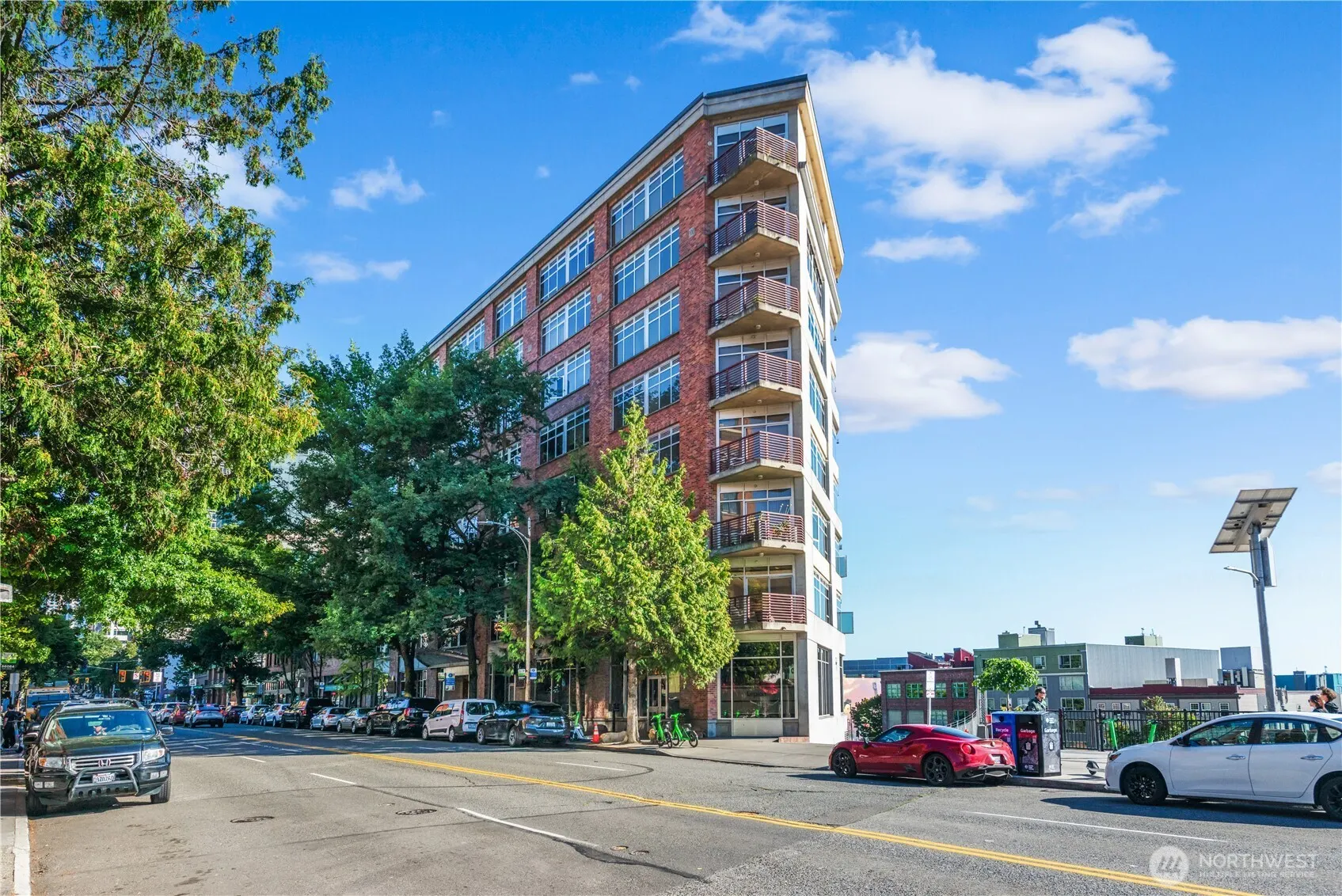 2319 1st Avenue #205, Seattle, WA 98121-3604