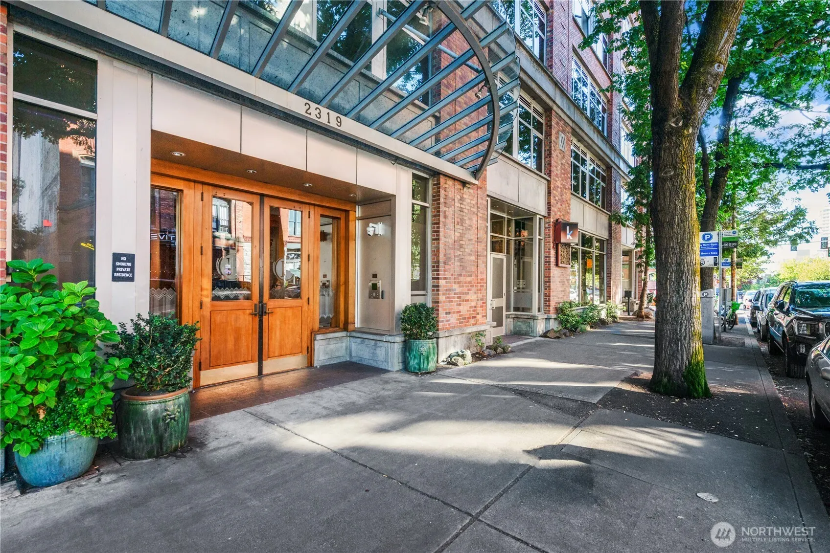 2319 1st Avenue #205, Seattle, WA 98121-3604