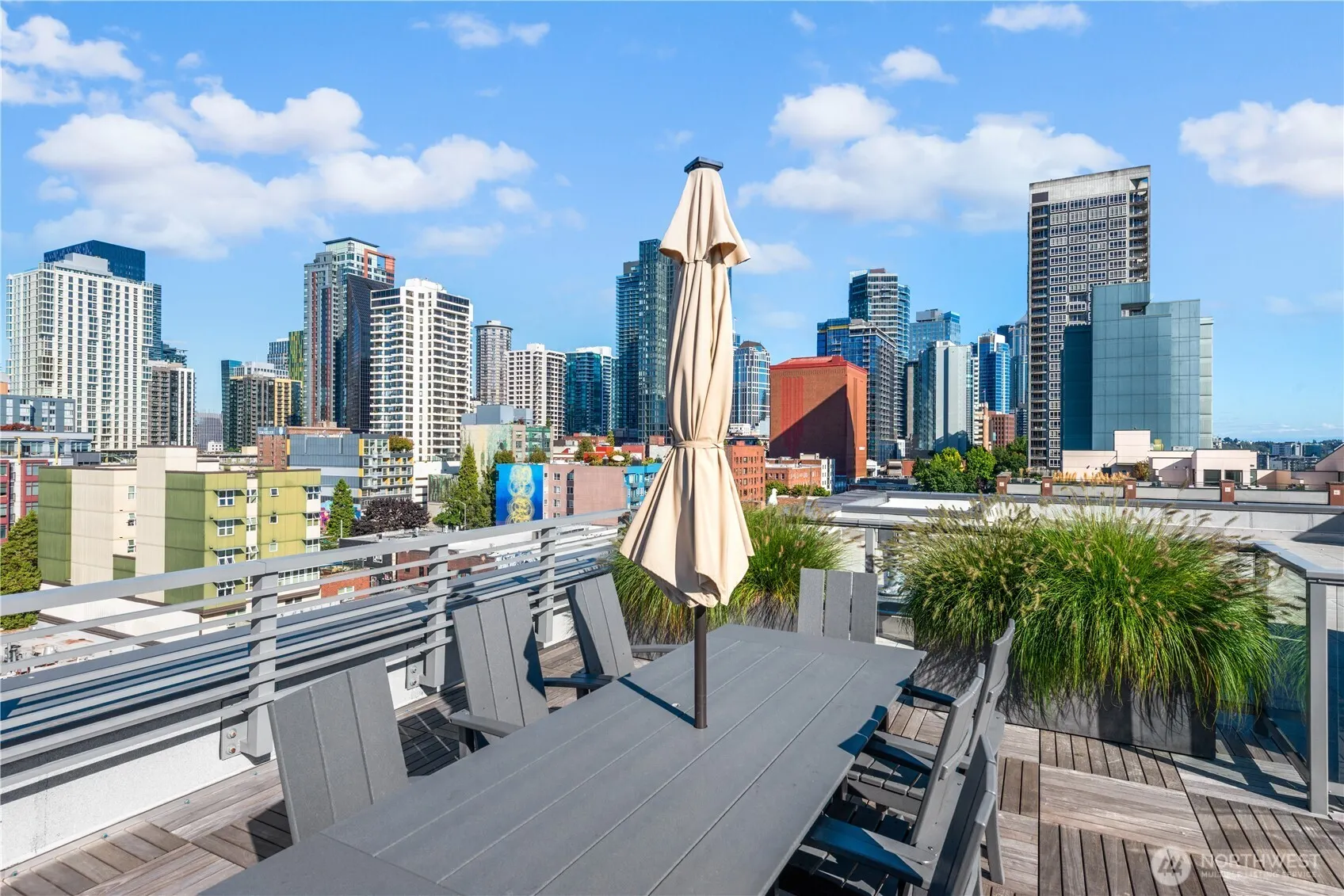 2319 1st Avenue #205, Seattle, WA 98121-3604