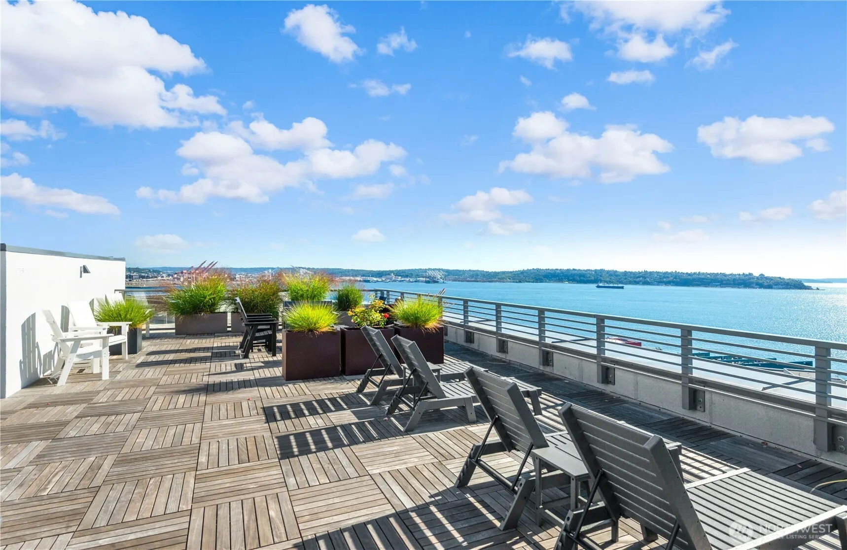 2319 1st Avenue #205, Seattle, WA 98121-3604
