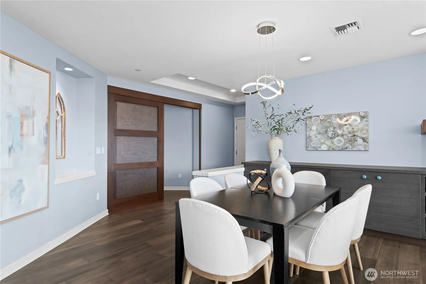 2319 1st Avenue #205, Seattle, WA 98121-3604