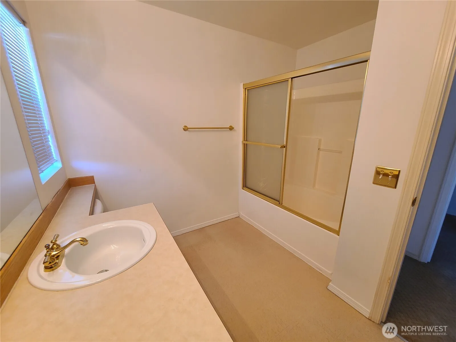 6119 S 233rd Street #19-6, Kent, WA 98032