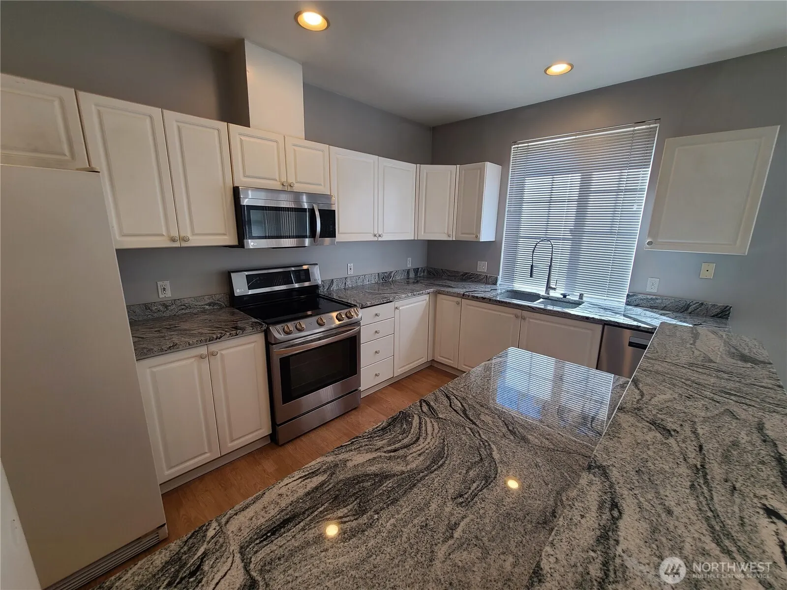 6119 S 233rd Street #19-6, Kent, WA 98032