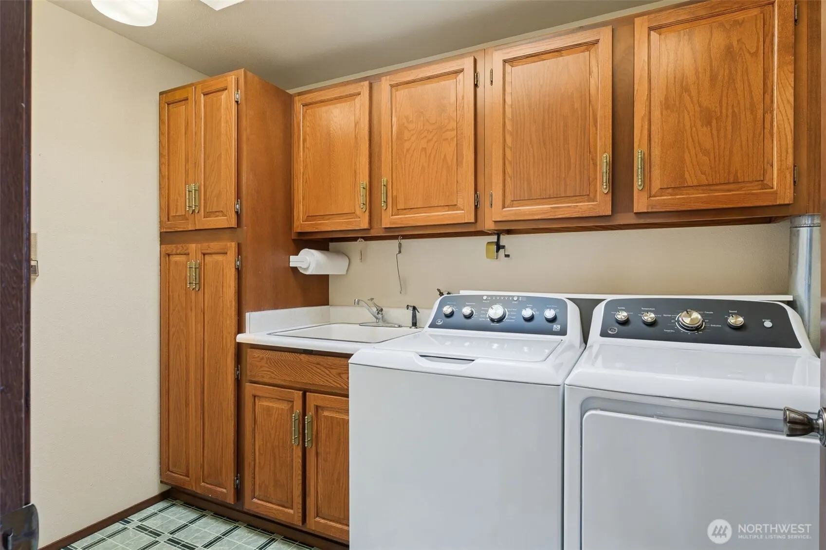 4233 S 252nd Place , Kent, WA 98032