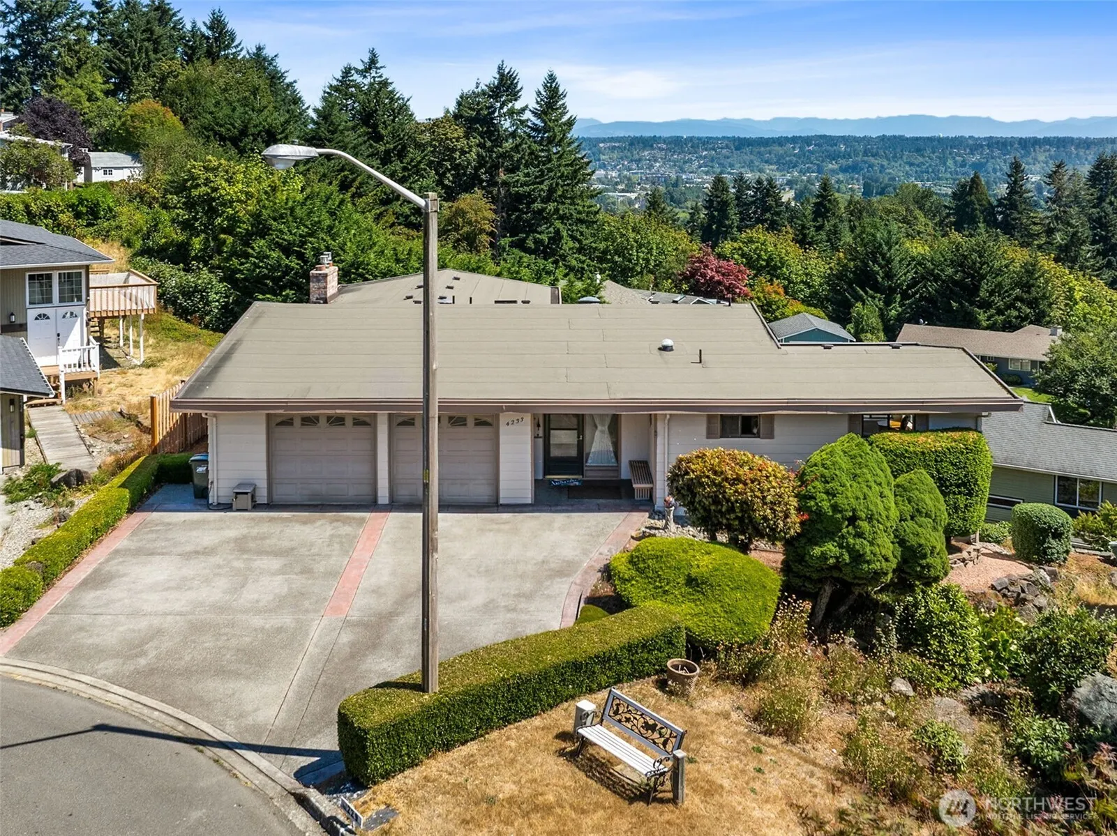 4233 S 252nd Place , Kent, WA 98032