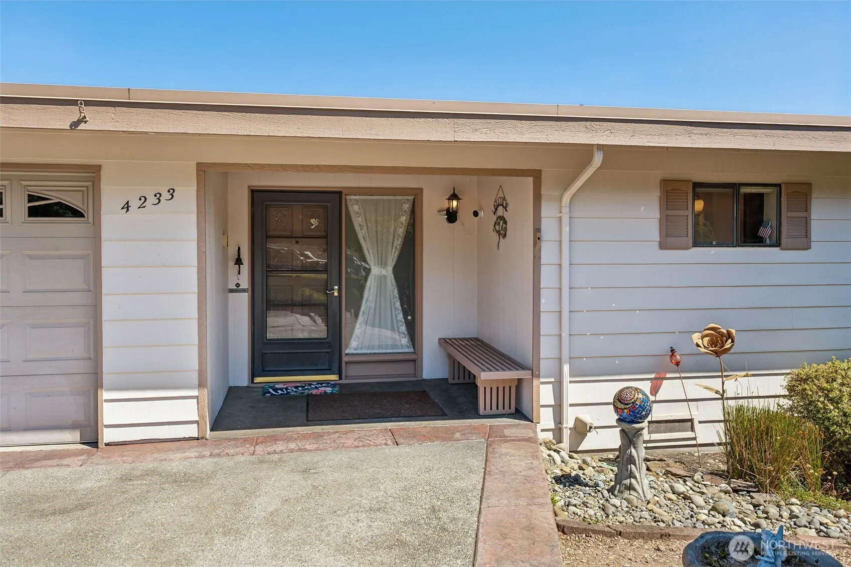 4233 S 252nd Place , Kent, WA 98032