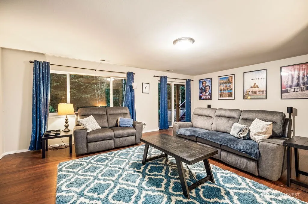 19812 13th Place W, Lynnwood, WA 98036