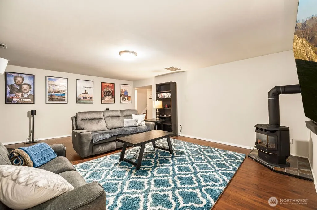 19812 13th Place W, Lynnwood, WA 98036