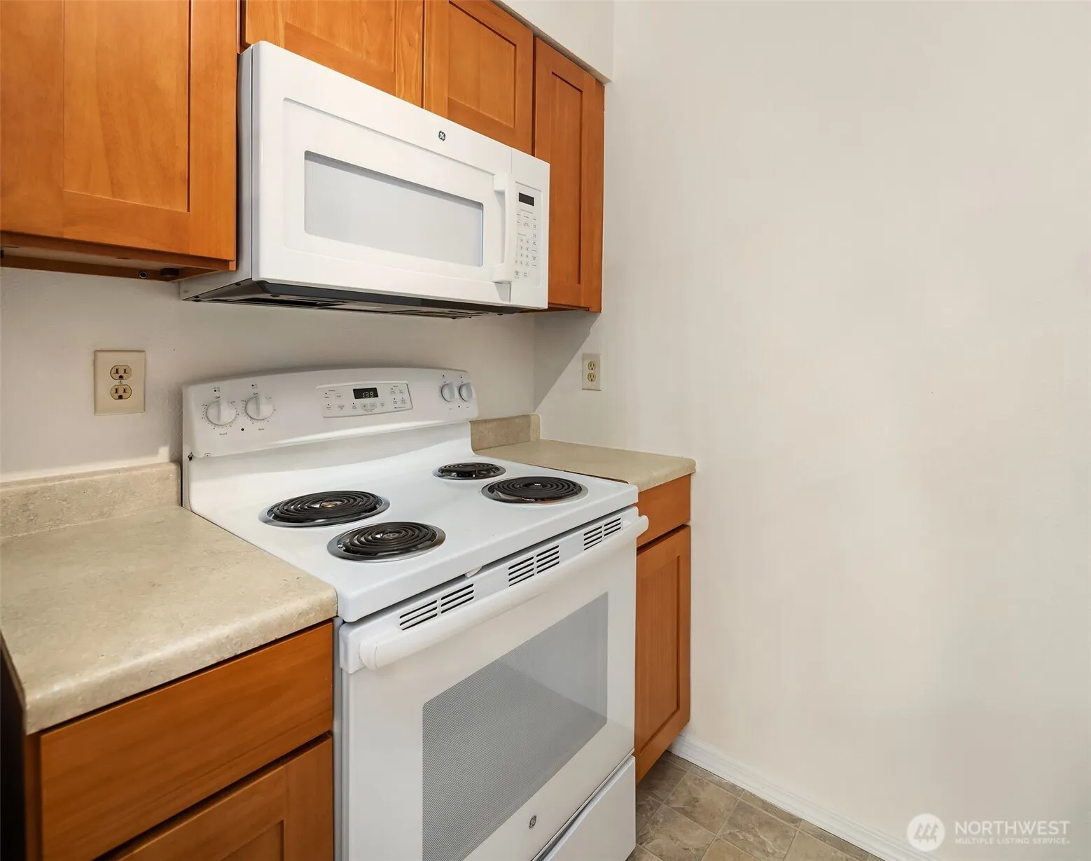 12424 NE 145th Street #C-25, Kirkland, WA 98034
