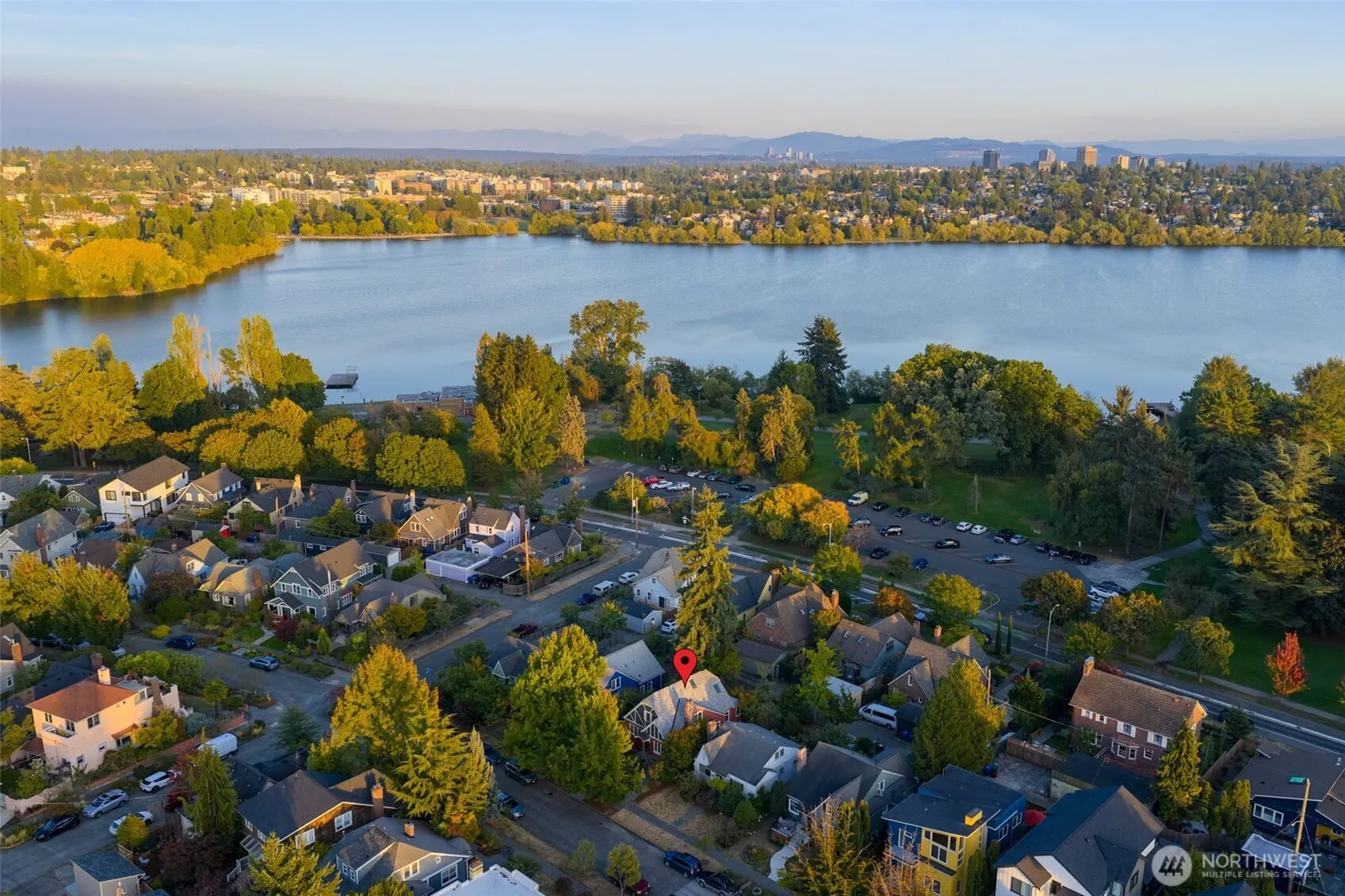 7344 Keen Way N, Seattle, WA 98103-4831