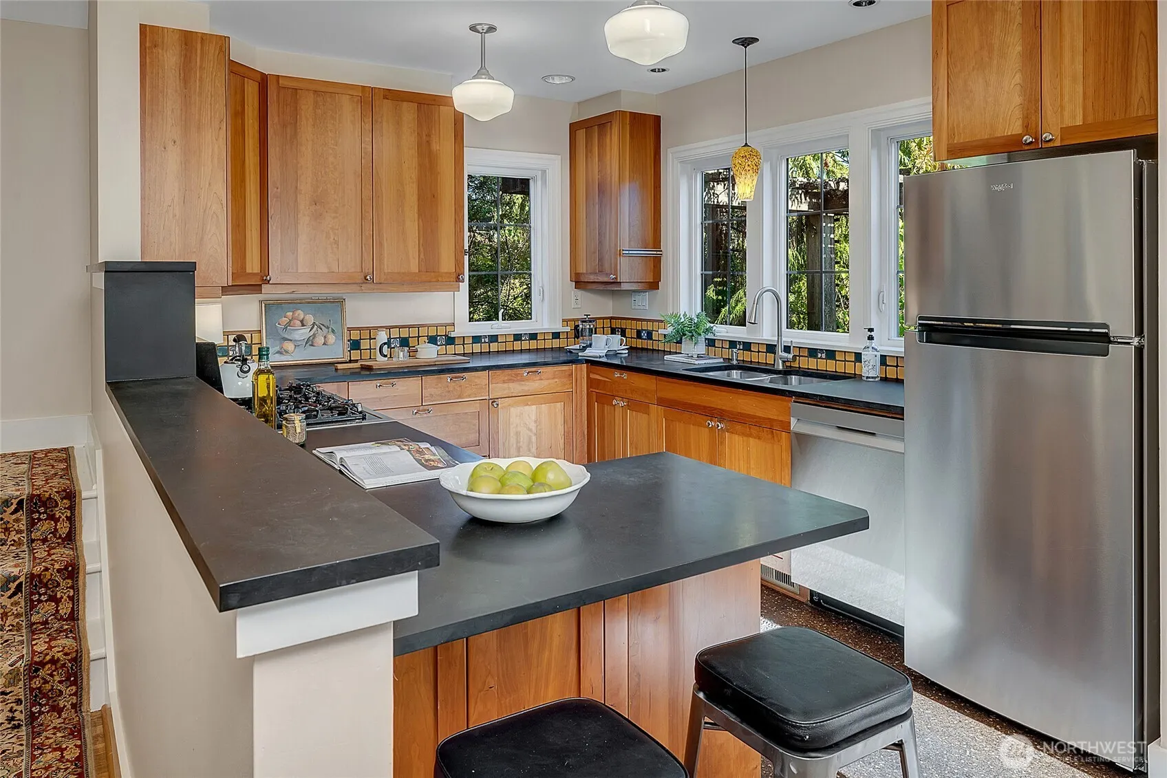 7344 Keen Way N, Seattle, WA 98103-4831