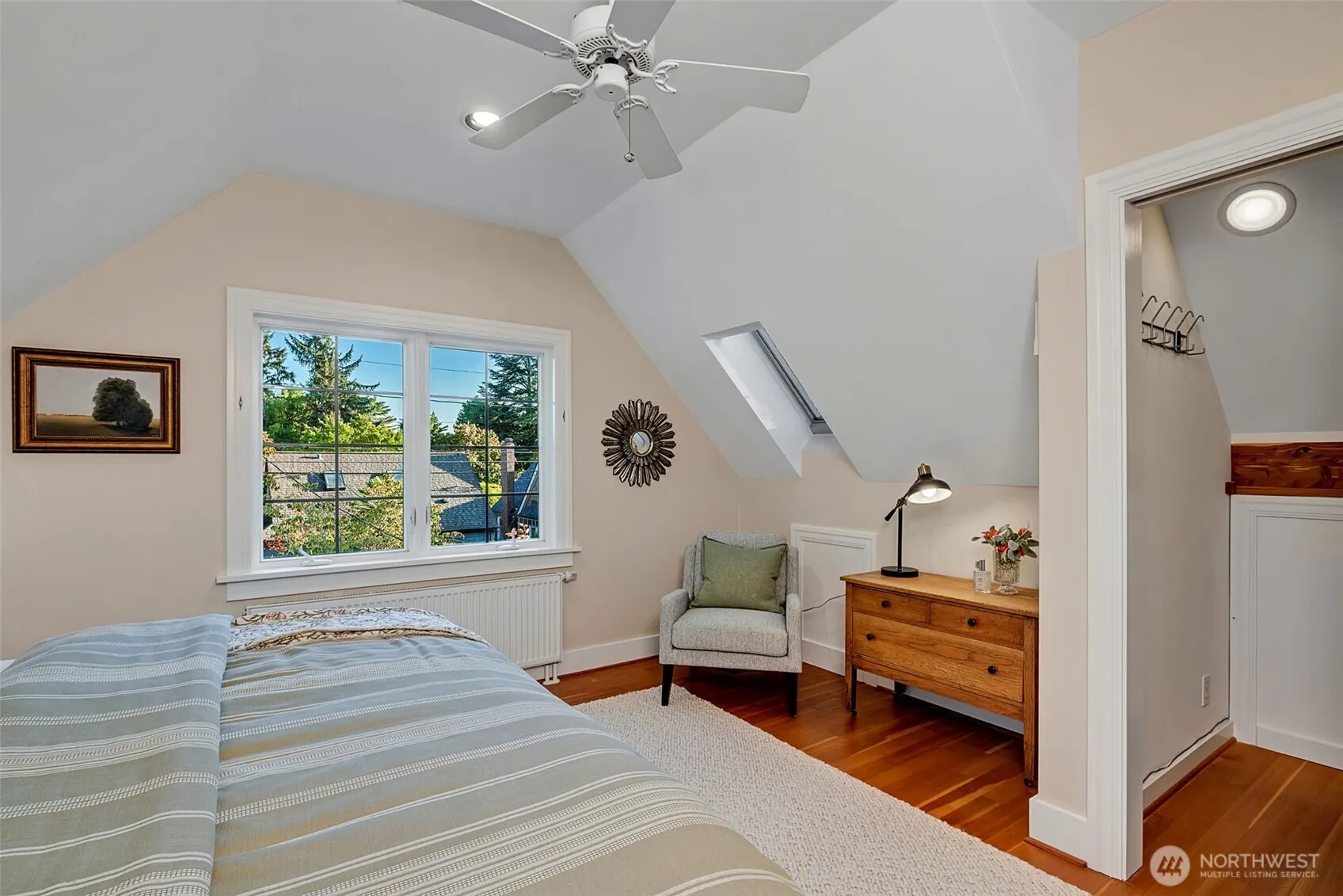 7344 Keen Way N, Seattle, WA 98103-4831
