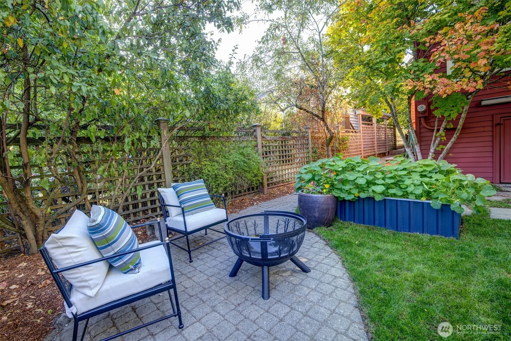 7344 Keen Way N, Seattle, WA 98103-4831