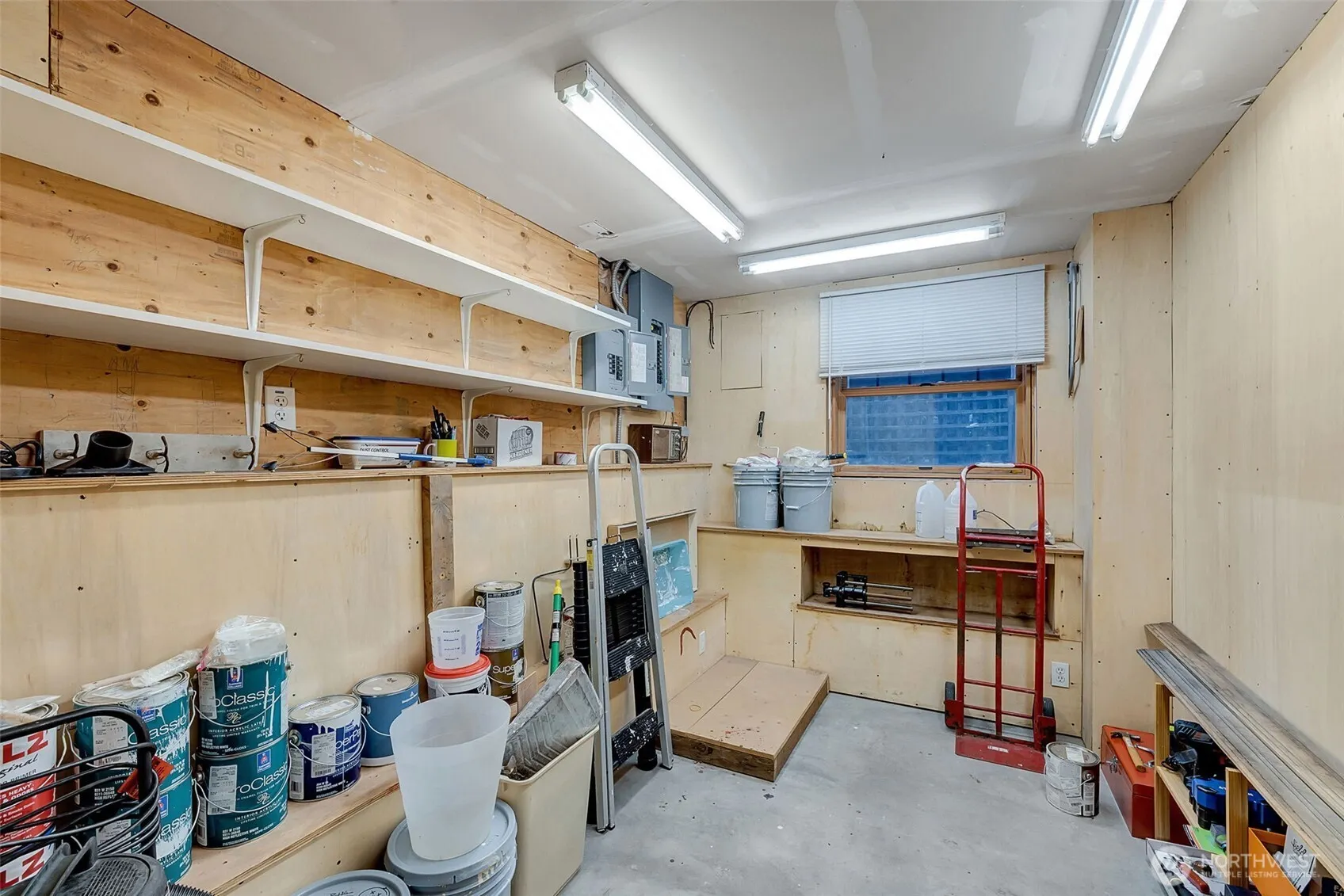 7344 Keen Way N, Seattle, WA 98103-4831