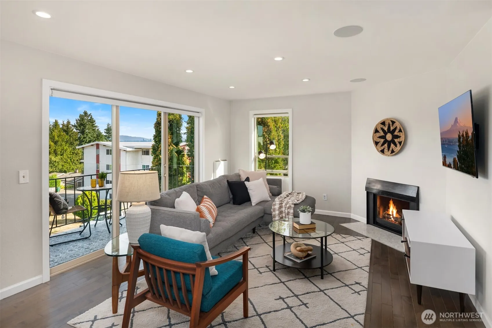 6519 35th Avenue NE #201, Seattle, WA 98115-7302