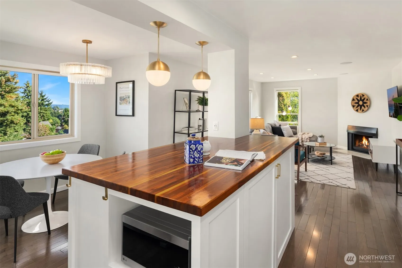 6519 35th Avenue NE #201, Seattle, WA 98115-7302