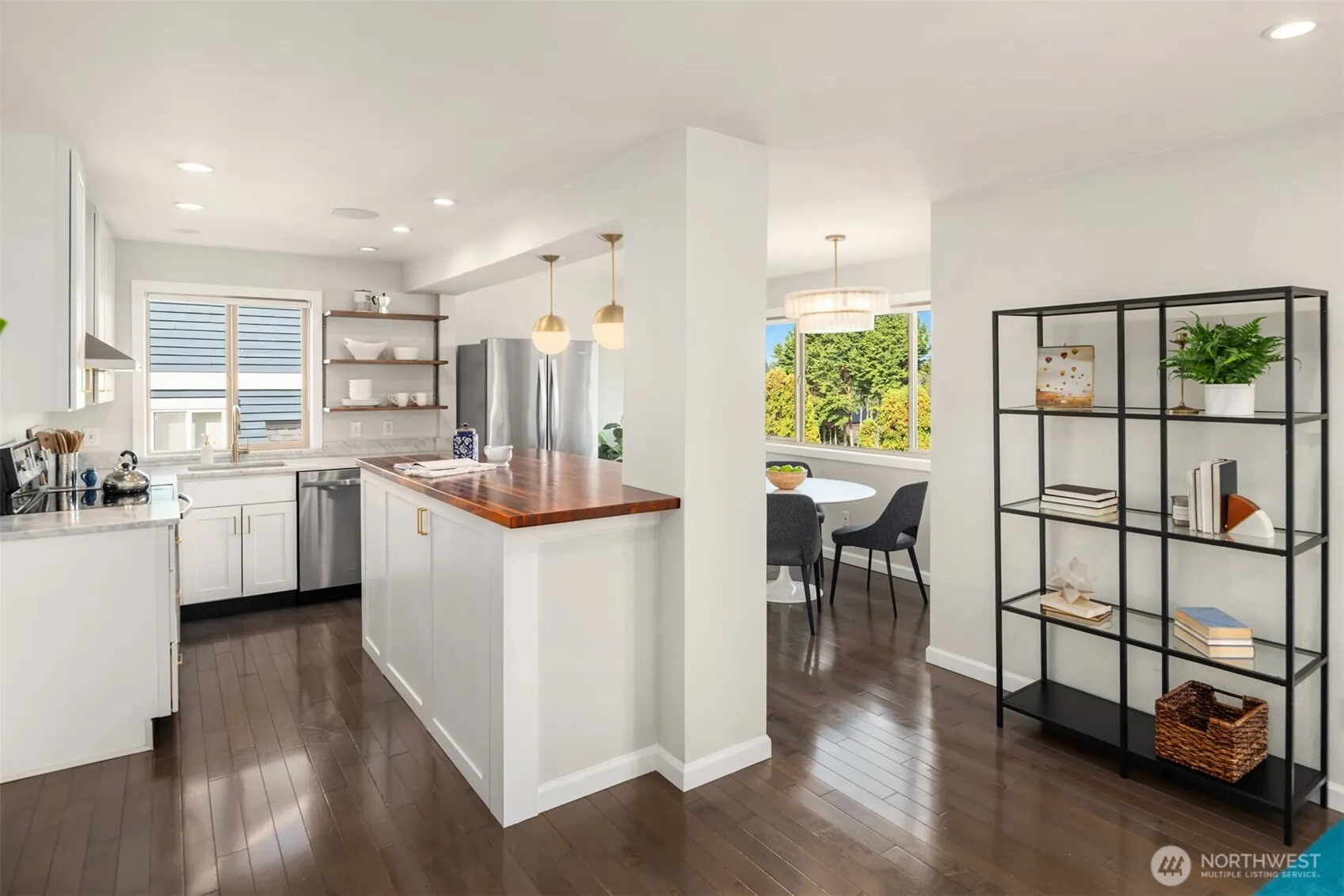 6519 35th Avenue NE #201, Seattle, WA 98115-7302