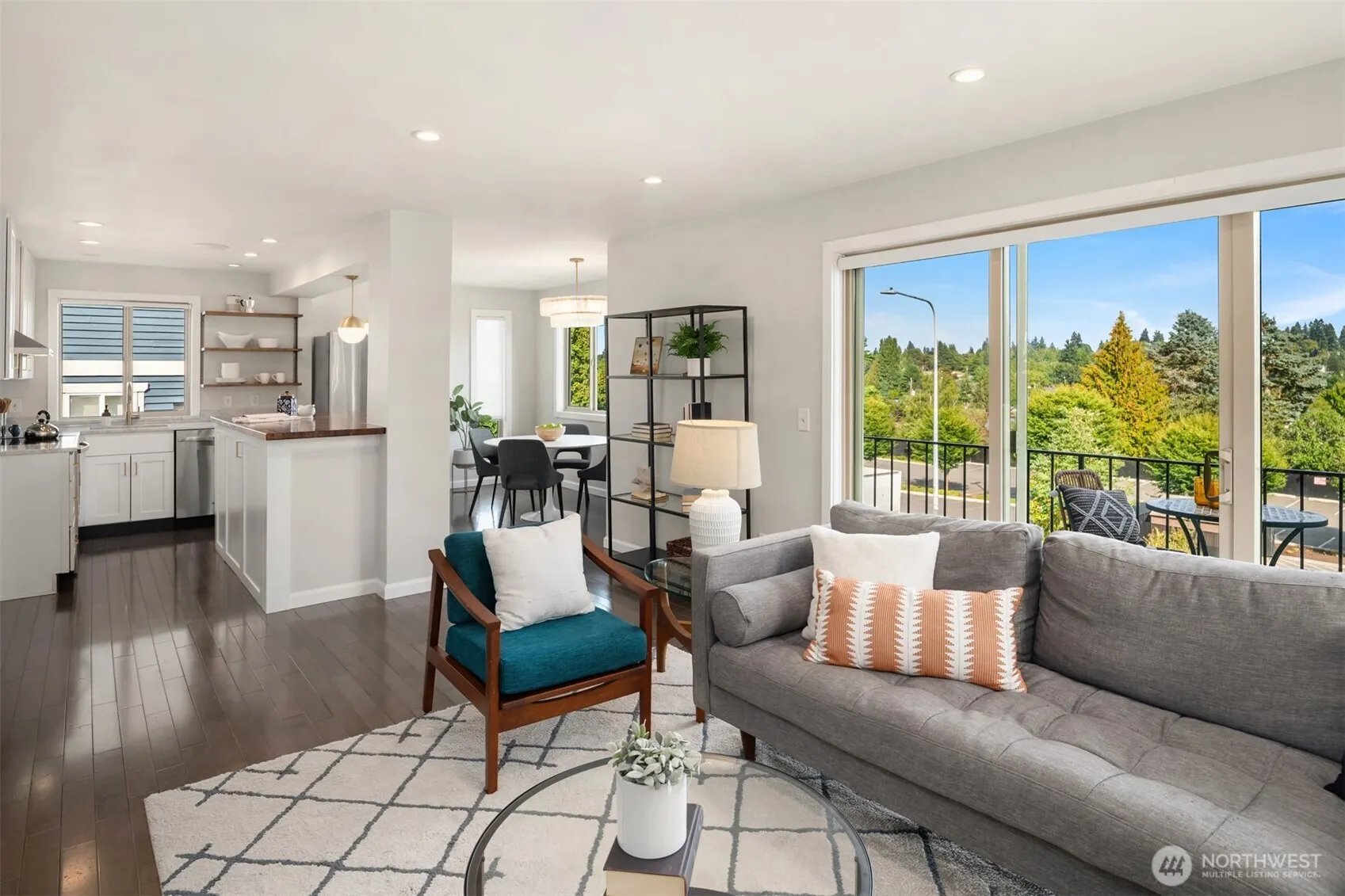 6519 35th Avenue NE #201, Seattle, WA 98115-7302