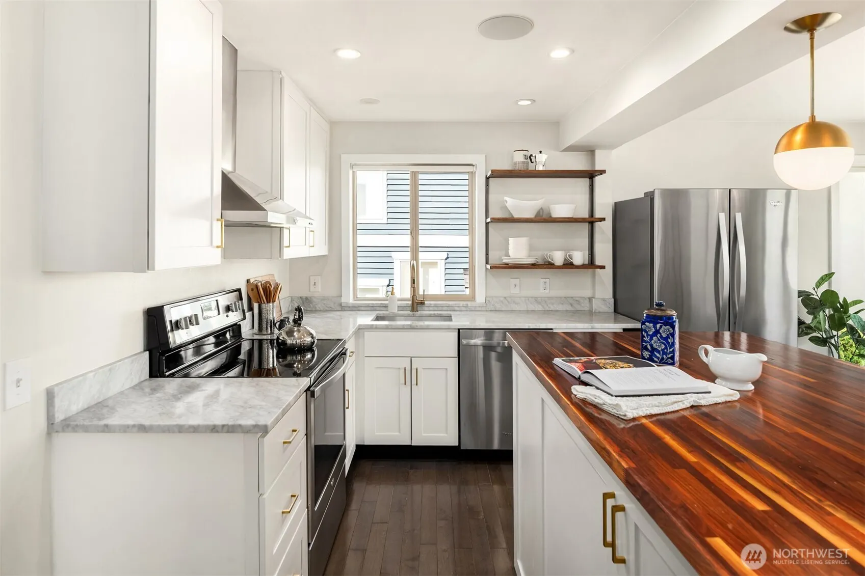 6519 35th Avenue NE #201, Seattle, WA 98115-7302