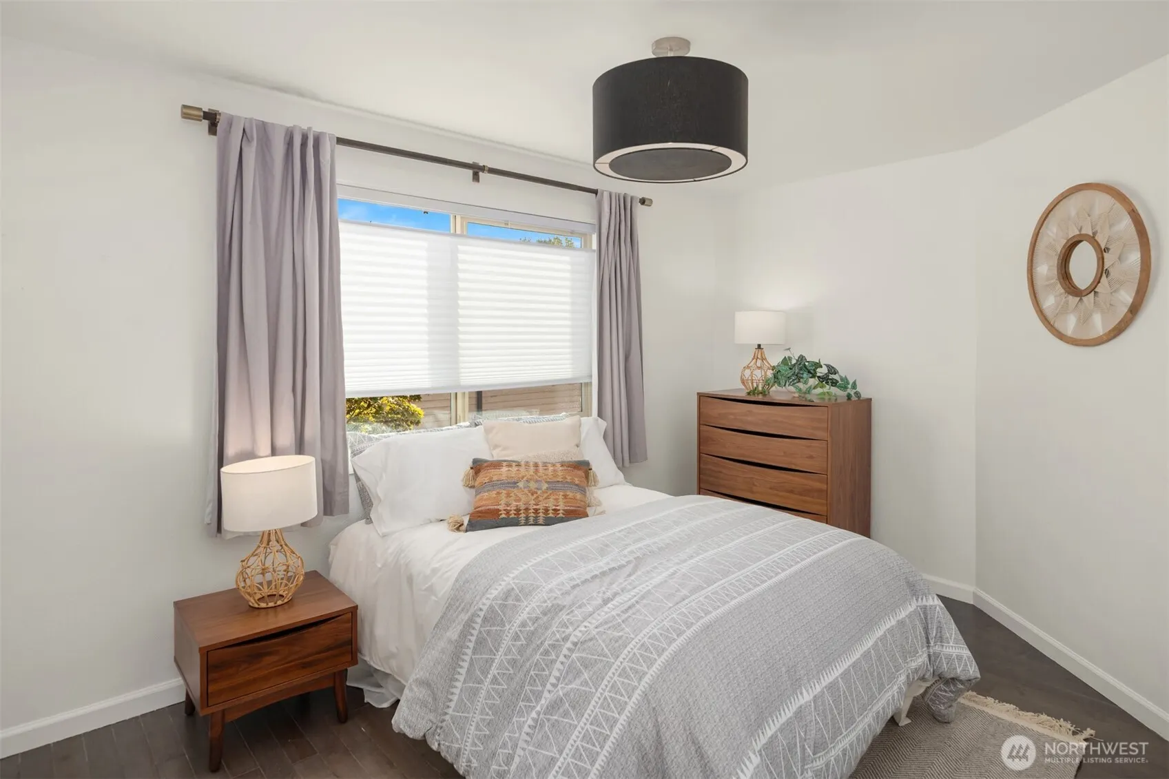 6519 35th Avenue NE #201, Seattle, WA 98115-7302
