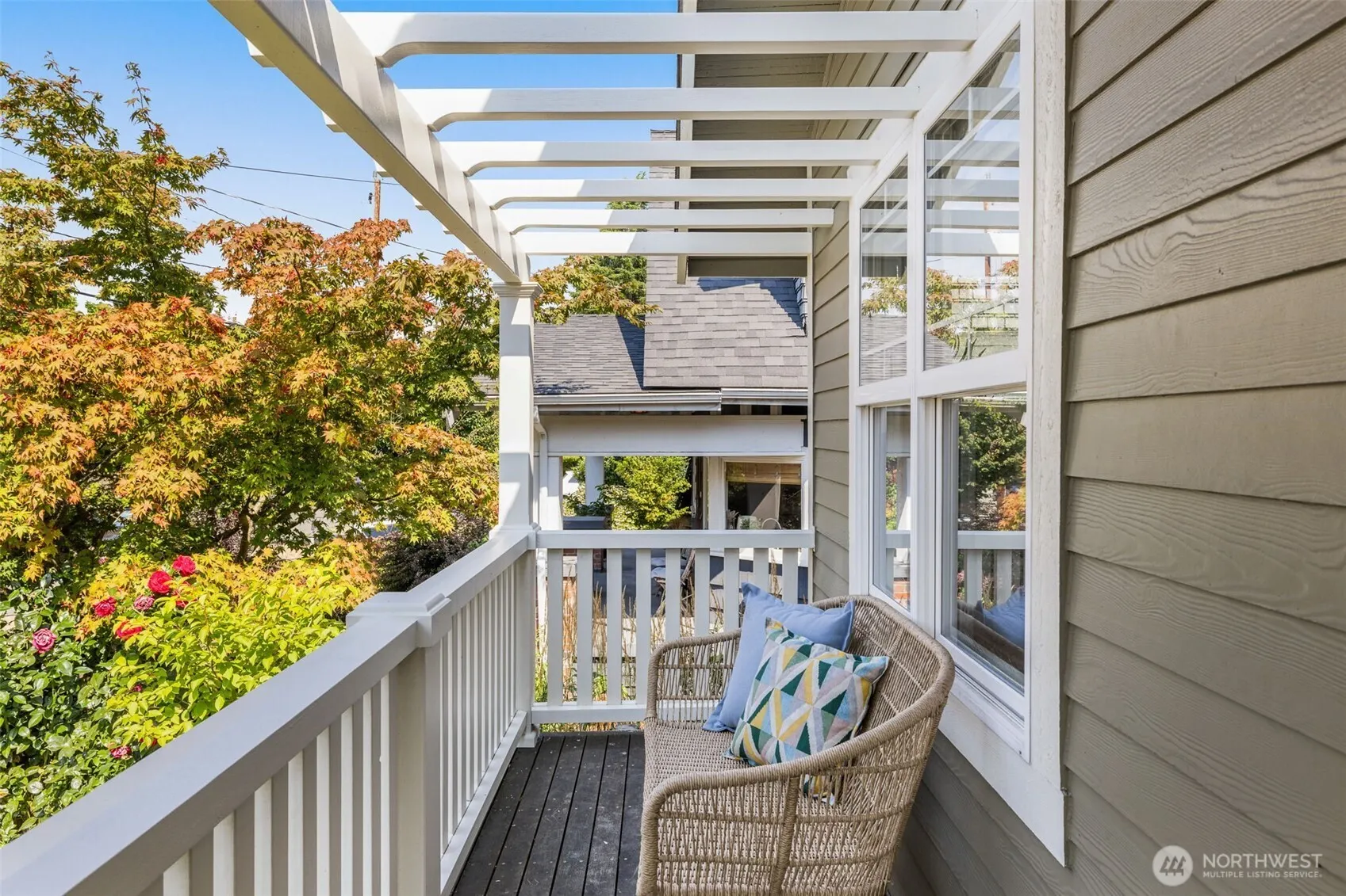 3222 39th Avenue SW, Seattle, WA 98116