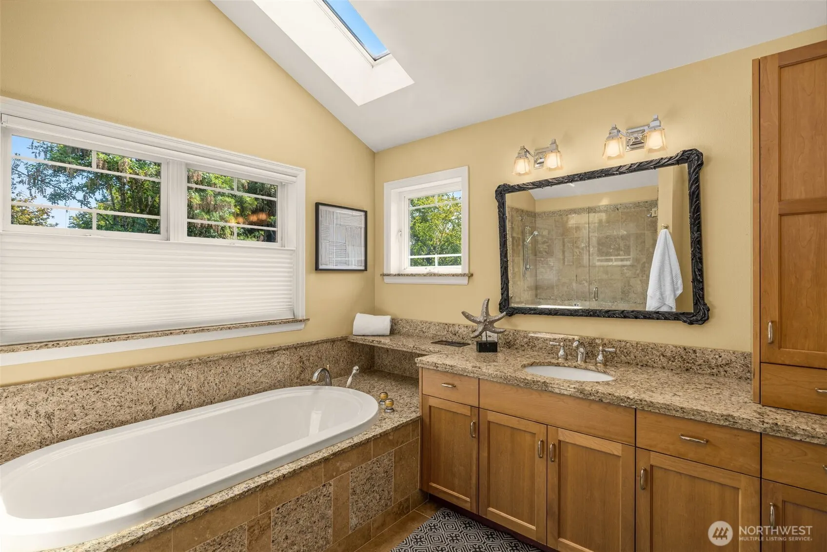 3222 39th Avenue SW, Seattle, WA 98116