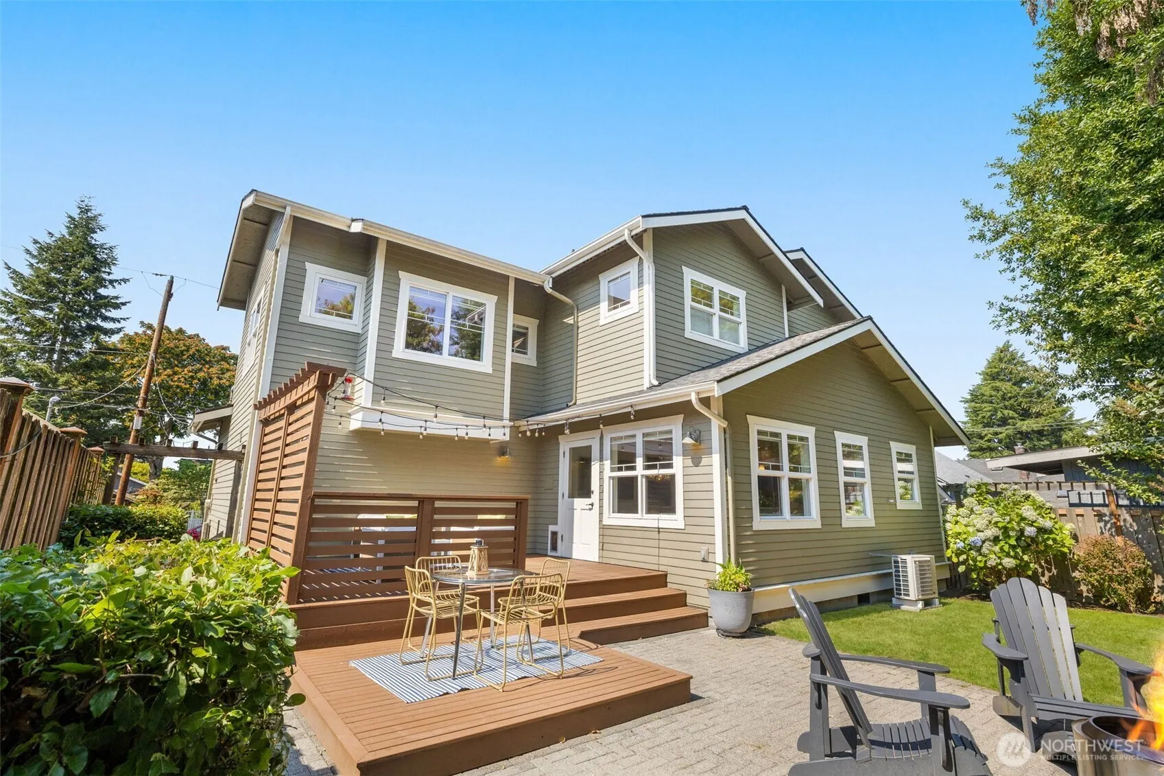 3222 39th Avenue SW, Seattle, WA 98116