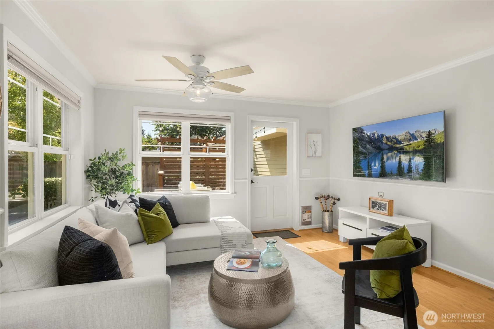3222 39th Avenue SW, Seattle, WA 98116