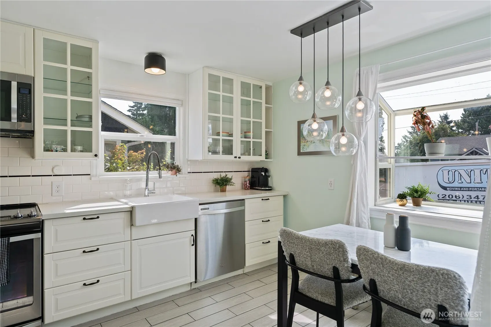 742 N 100 Street , Seattle, WA 98133