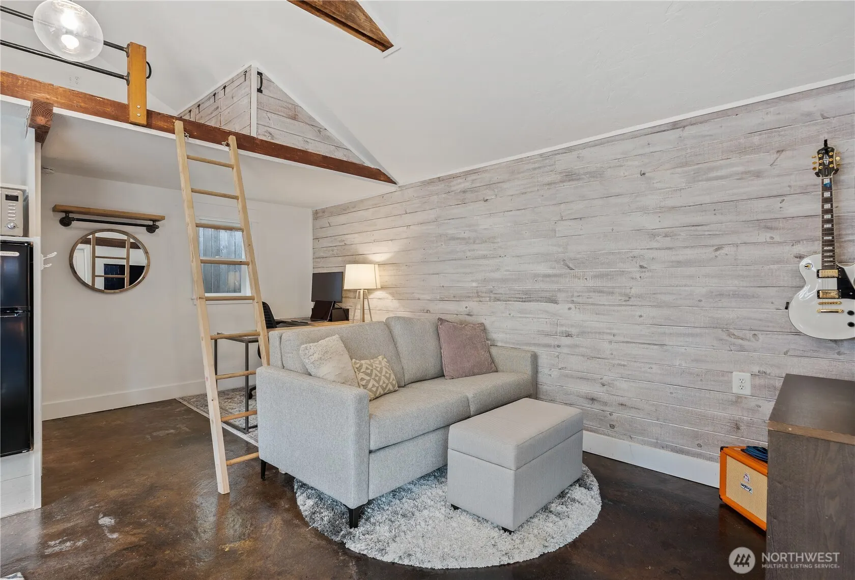 742 N 100 Street , Seattle, WA 98133