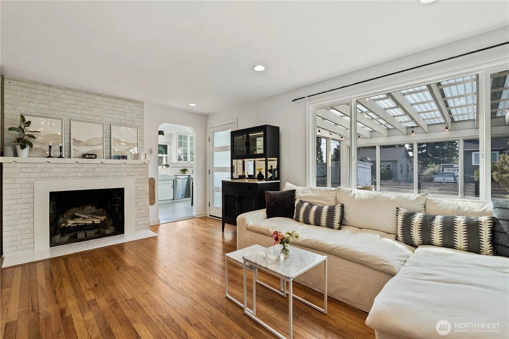 742 N 100 Street , Seattle, WA 98133