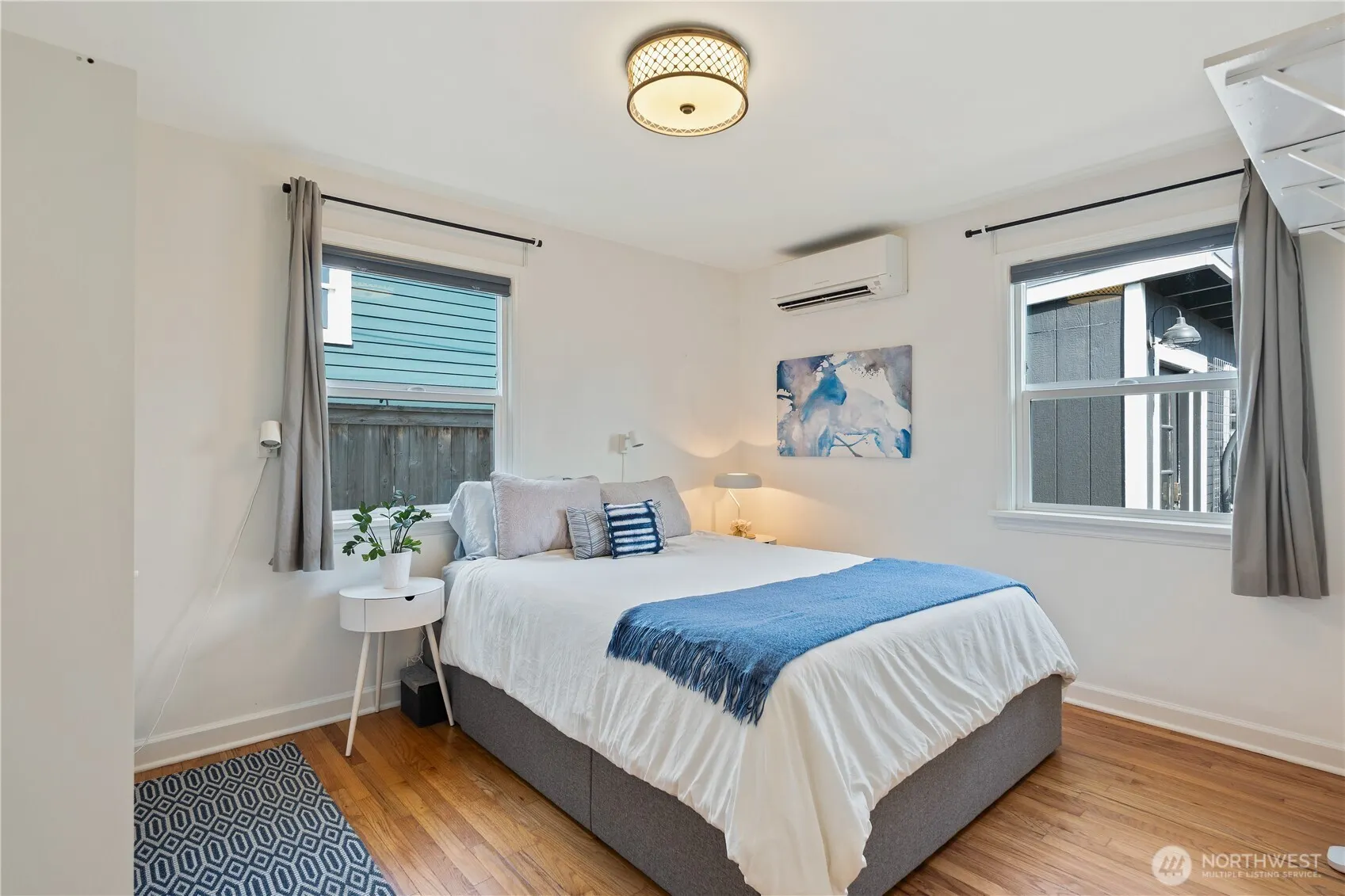 742 N 100 Street , Seattle, WA 98133