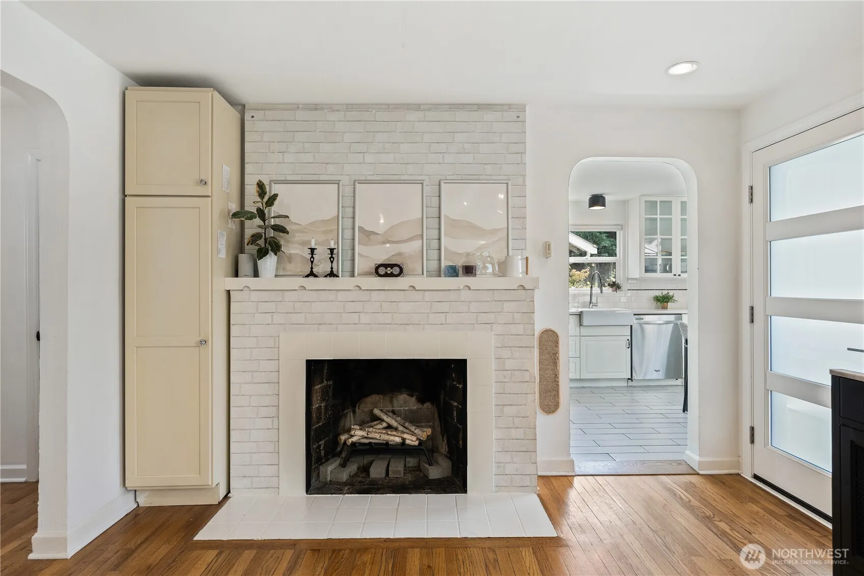 742 N 100 Street , Seattle, WA 98133