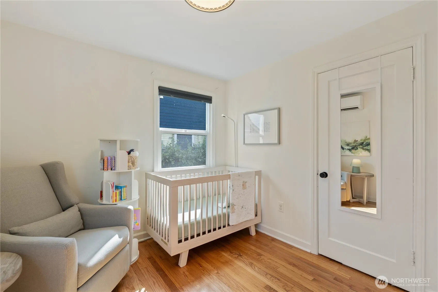 742 N 100 Street , Seattle, WA 98133